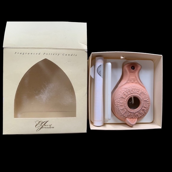 Essence Of Jerusalem Fragranced Pottery Candle - Picture 1 of 3